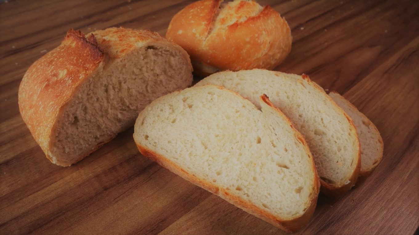 pão caseiro com casca crocante