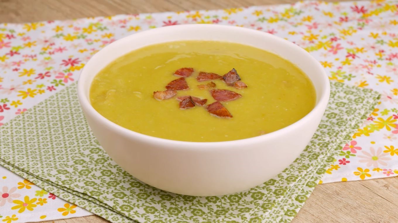 sopa de ervilha com linguiça e bacon
