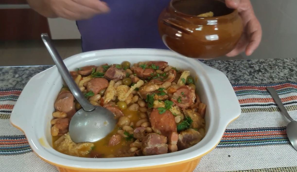 Dobradinha com Feijão Branco e Costelinha