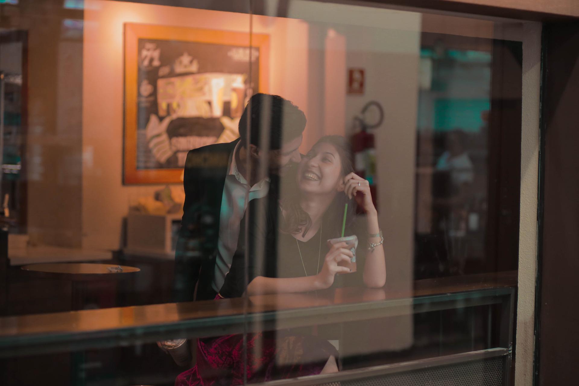 Estou apaixonado? 16 sinais de que é o verdadeiro negócio, de acordo com especialistas em relacionamento