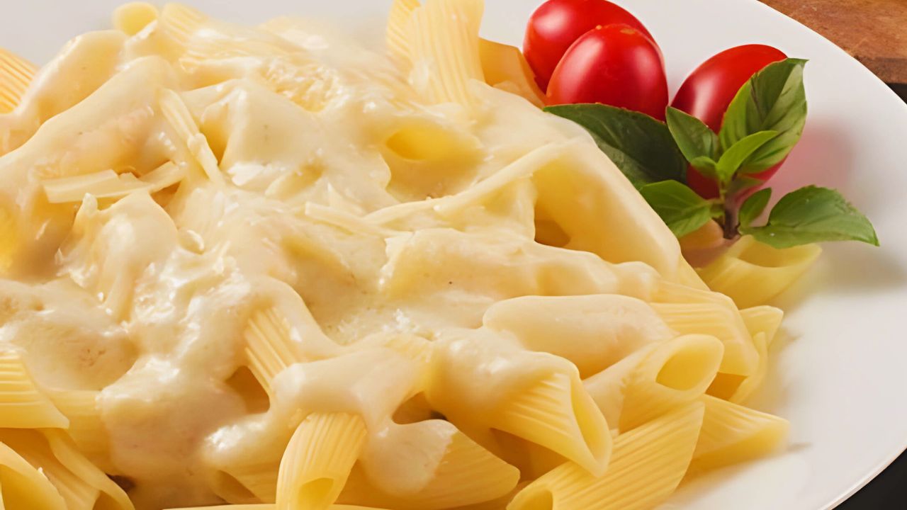 macarrão ao molho branco