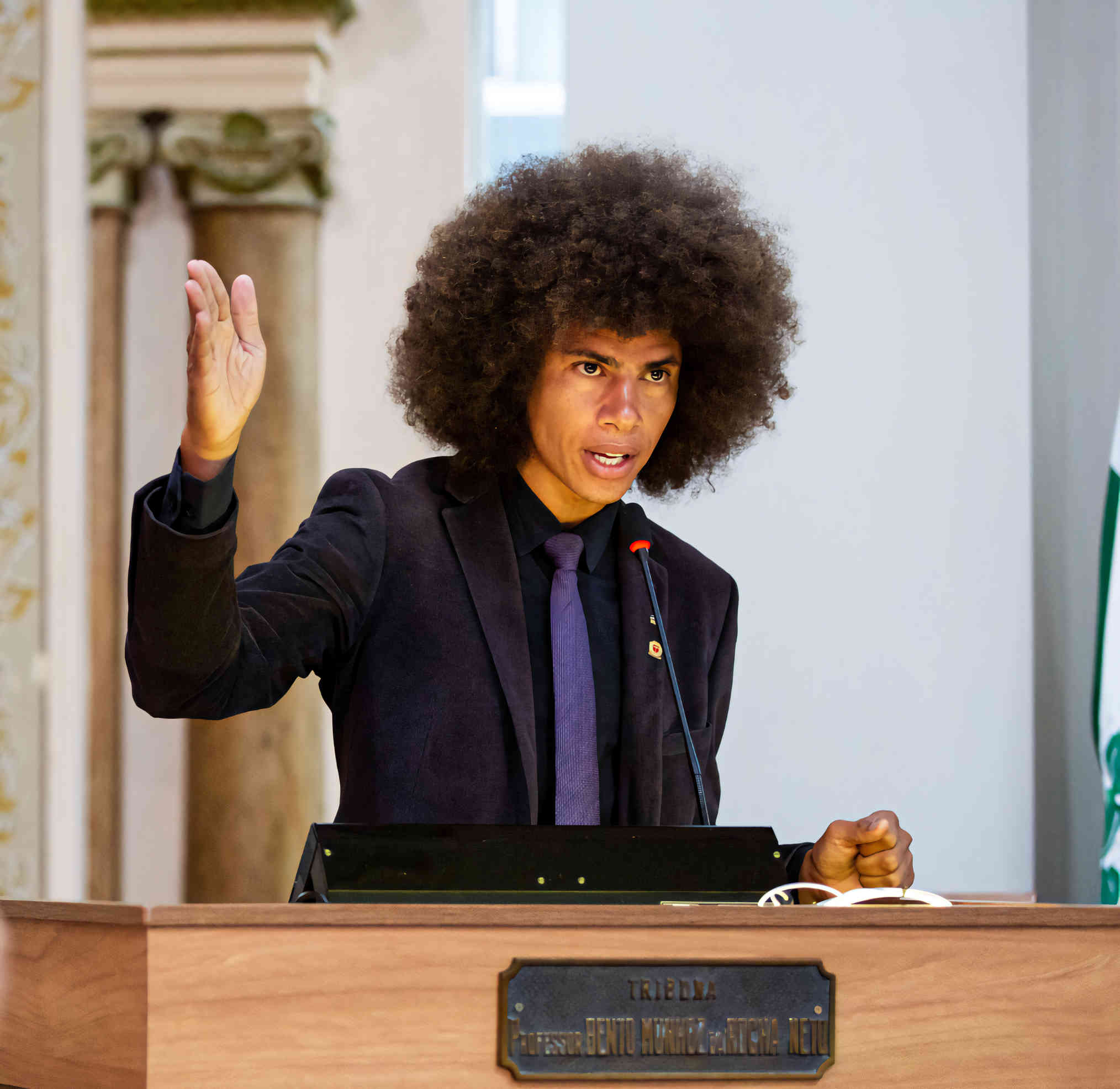 Crise Humanitária no Complexo Médico-Penal do Paraná: Deputado Renato Freitas Exige Responsabilização