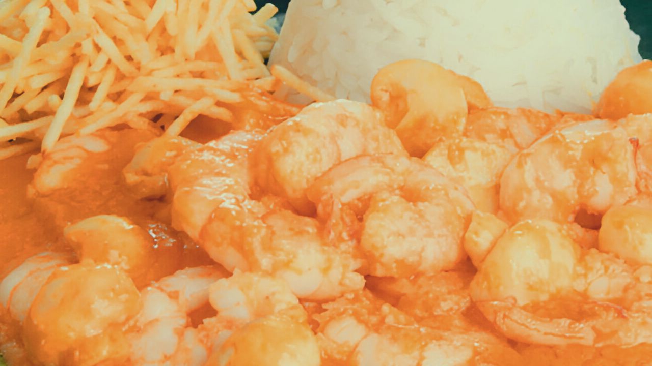 estrogonofe de camarão