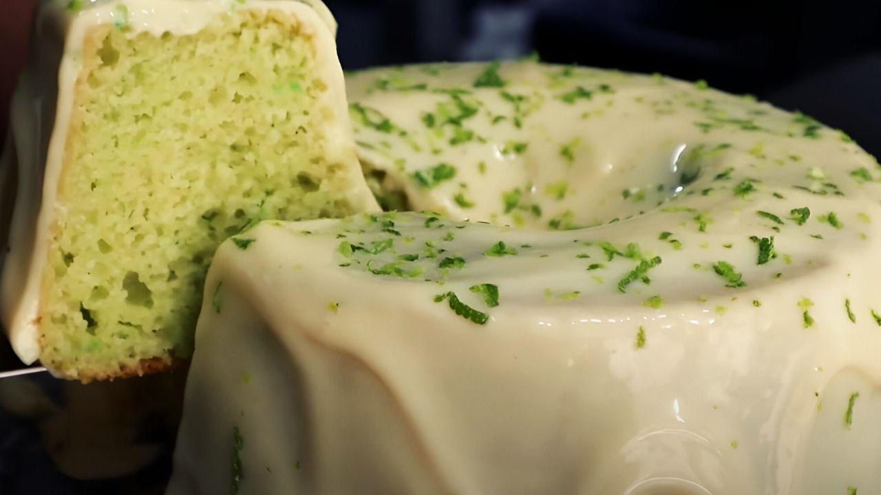 Bolo de Limão com Gelatina